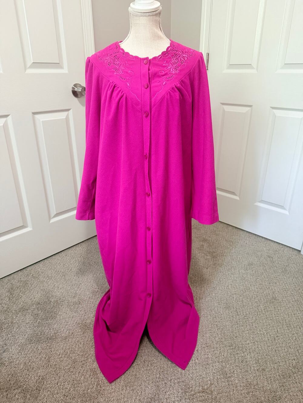 Vintage Shadowline Fuchsia Fleece Button-Front Long Robe Embroidered Floral Lace